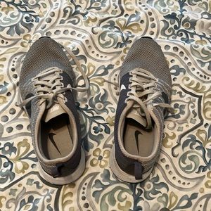 Nike Women's Gray and White Training Sneakers